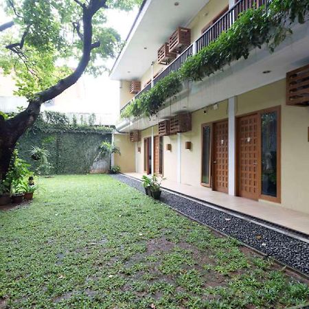 Reddoorz Plus Near Cilandak Town Square 2 Jacarta Exterior foto
