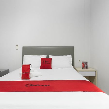 Reddoorz Plus Near Cilandak Town Square 2 Jacarta Exterior foto