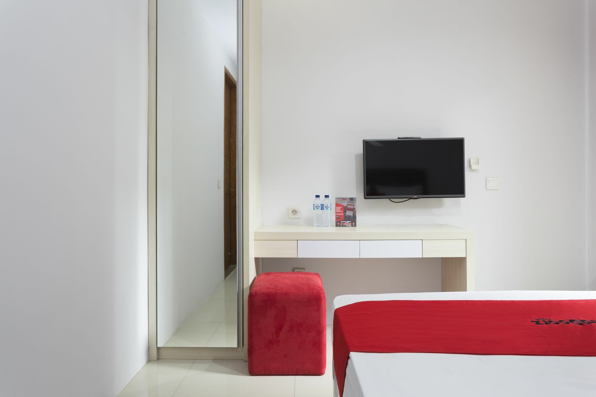 Reddoorz Plus Near Cilandak Town Square 2 Jacarta Exterior foto