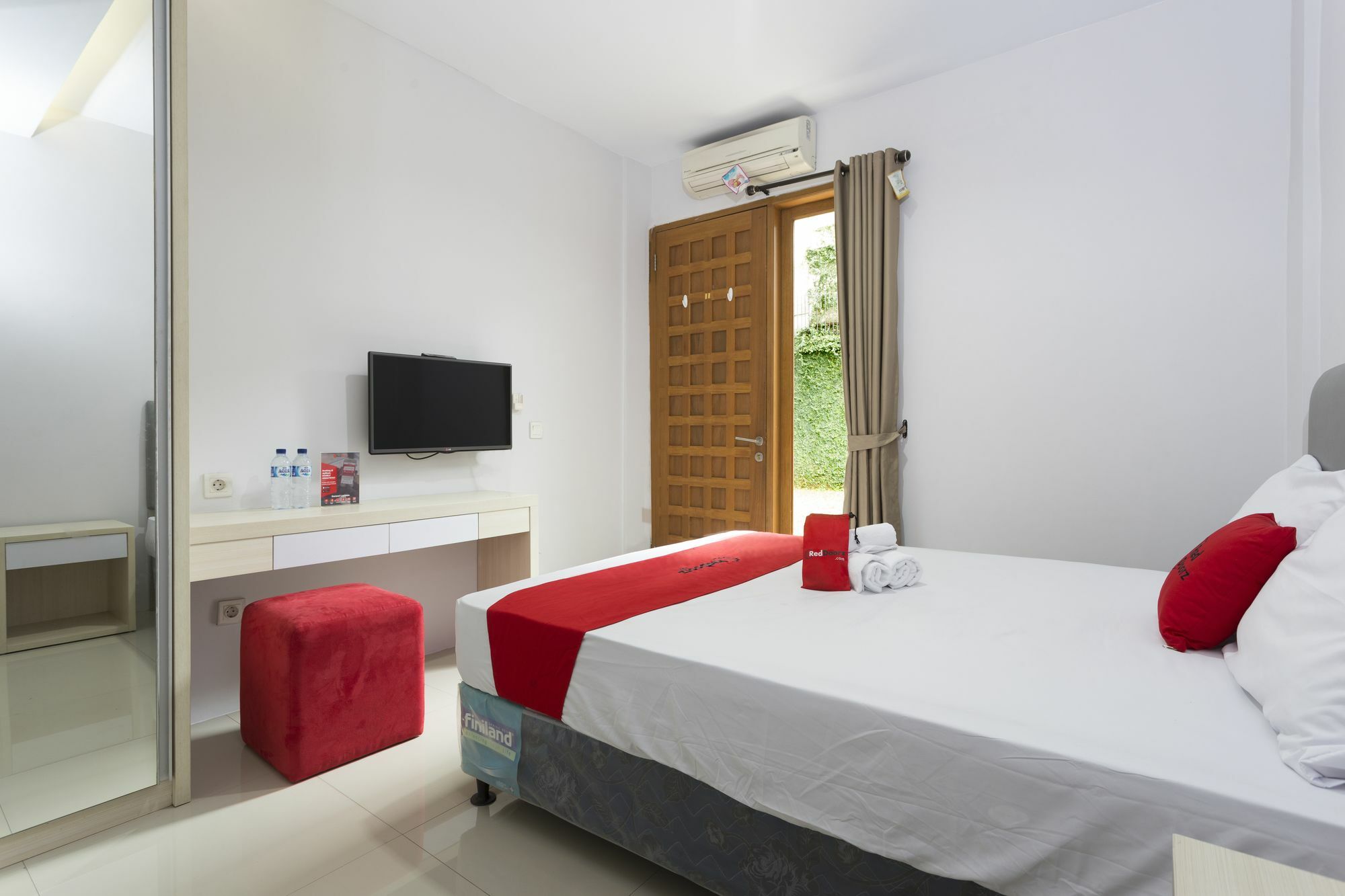 Reddoorz Plus Near Cilandak Town Square 2 Jacarta Exterior foto